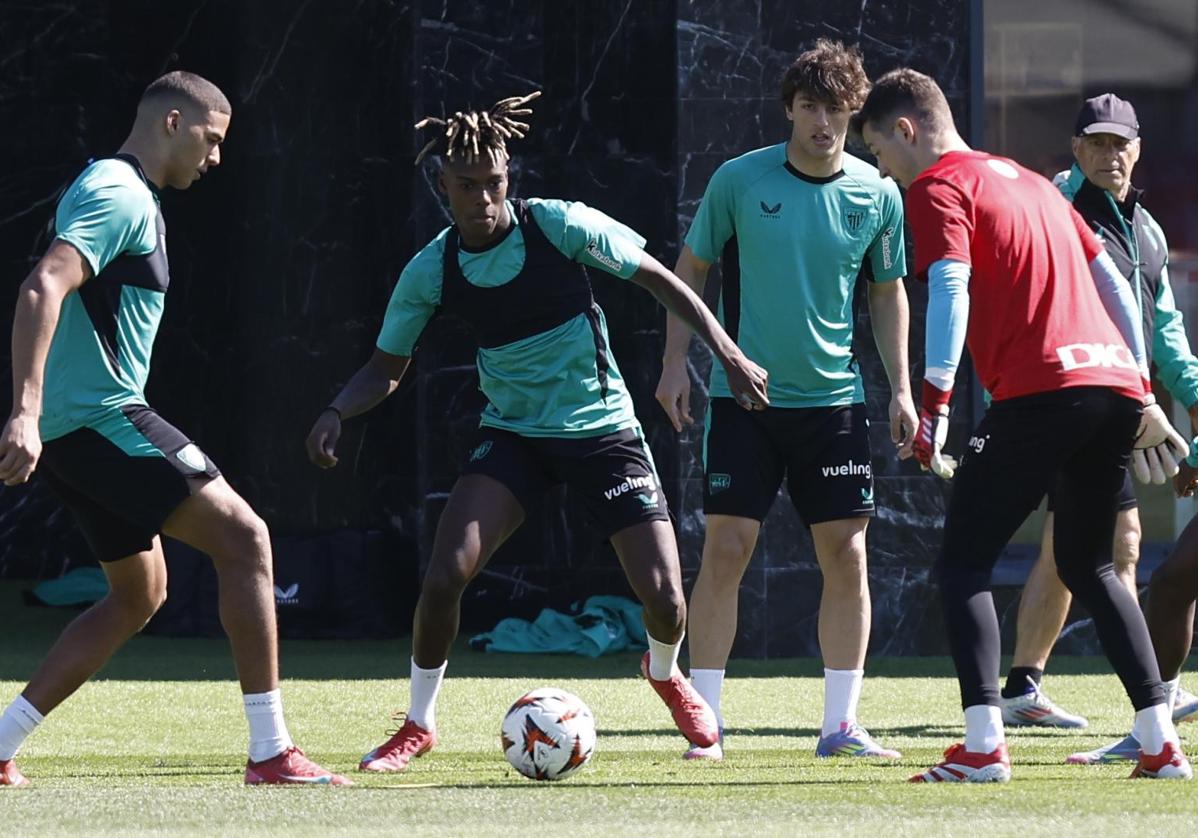 Los jugadores del Athletic, preparando el duelo ante el Manchester United.