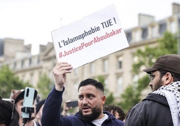 Un asesinato en una mezquita pone el racismo contra los musulmanes en el centro del debate en Francia