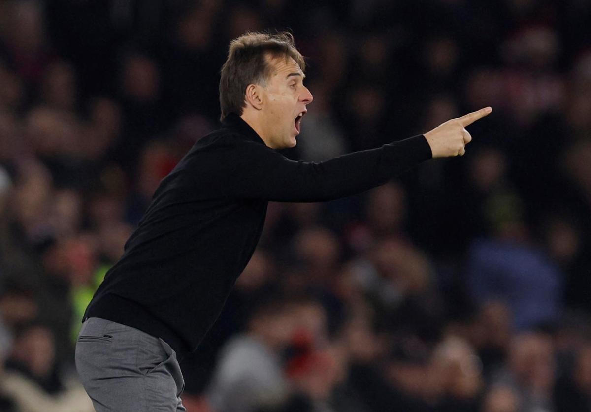 Julen Lopetegui during his time at West Ham.