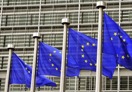 La inflación de la Eurozona se mantuvo estable en abril en el 2,2%, a pesar de los aranceles de EE UU
