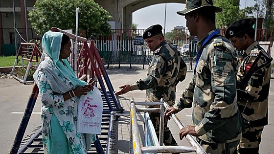 La región paquistaní de Cachemira ordena acaparar alimentos ante la amenaza de India
