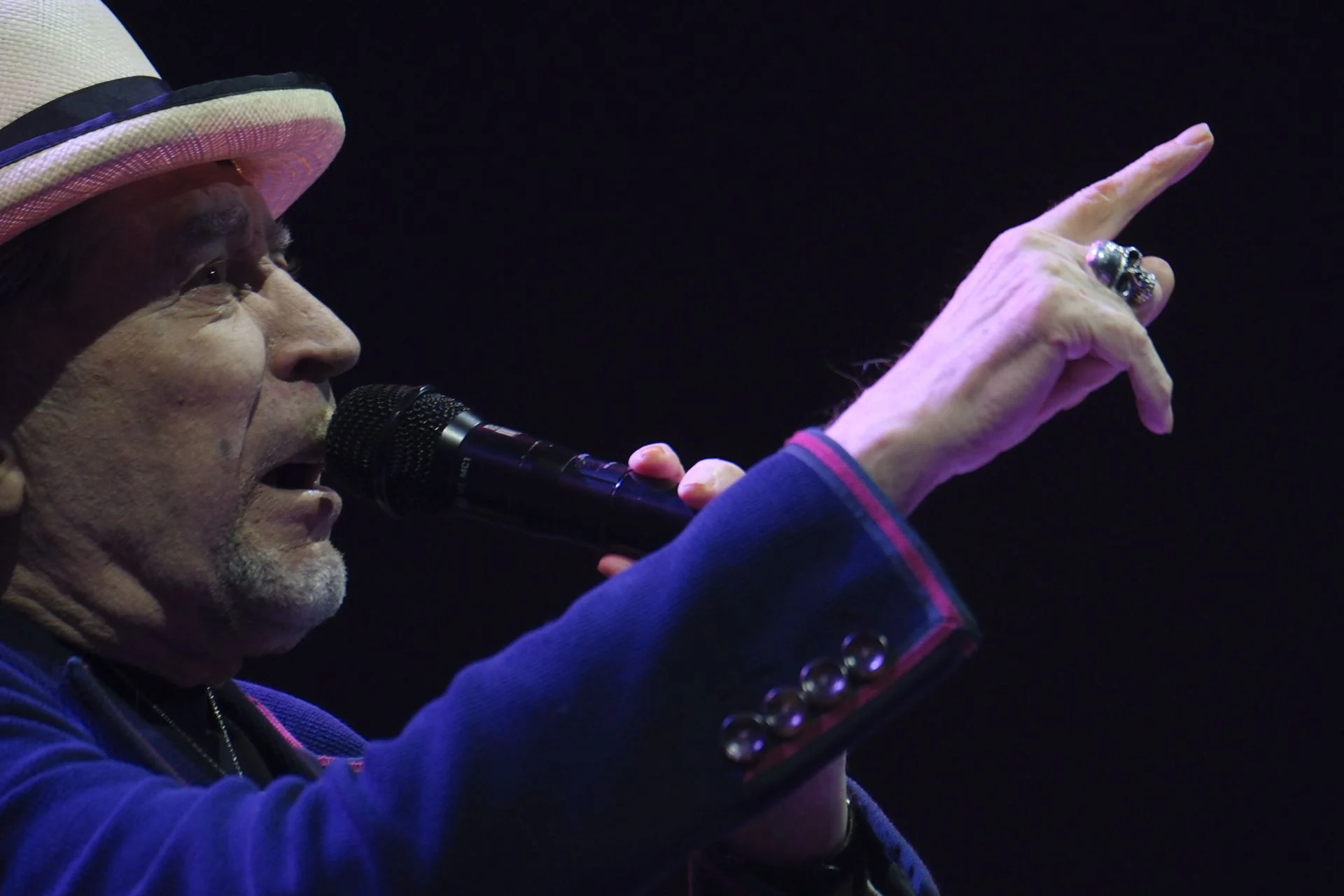 El músico y cantante Joaquín Sabina durante el concierto en Las Palmas de Gran Canaria.