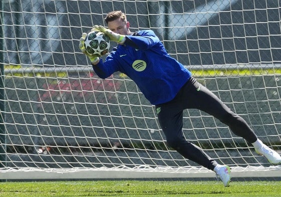 Marc-André ter Stegen, entrenando en la Ciudad Deportiva Joan Gamper.