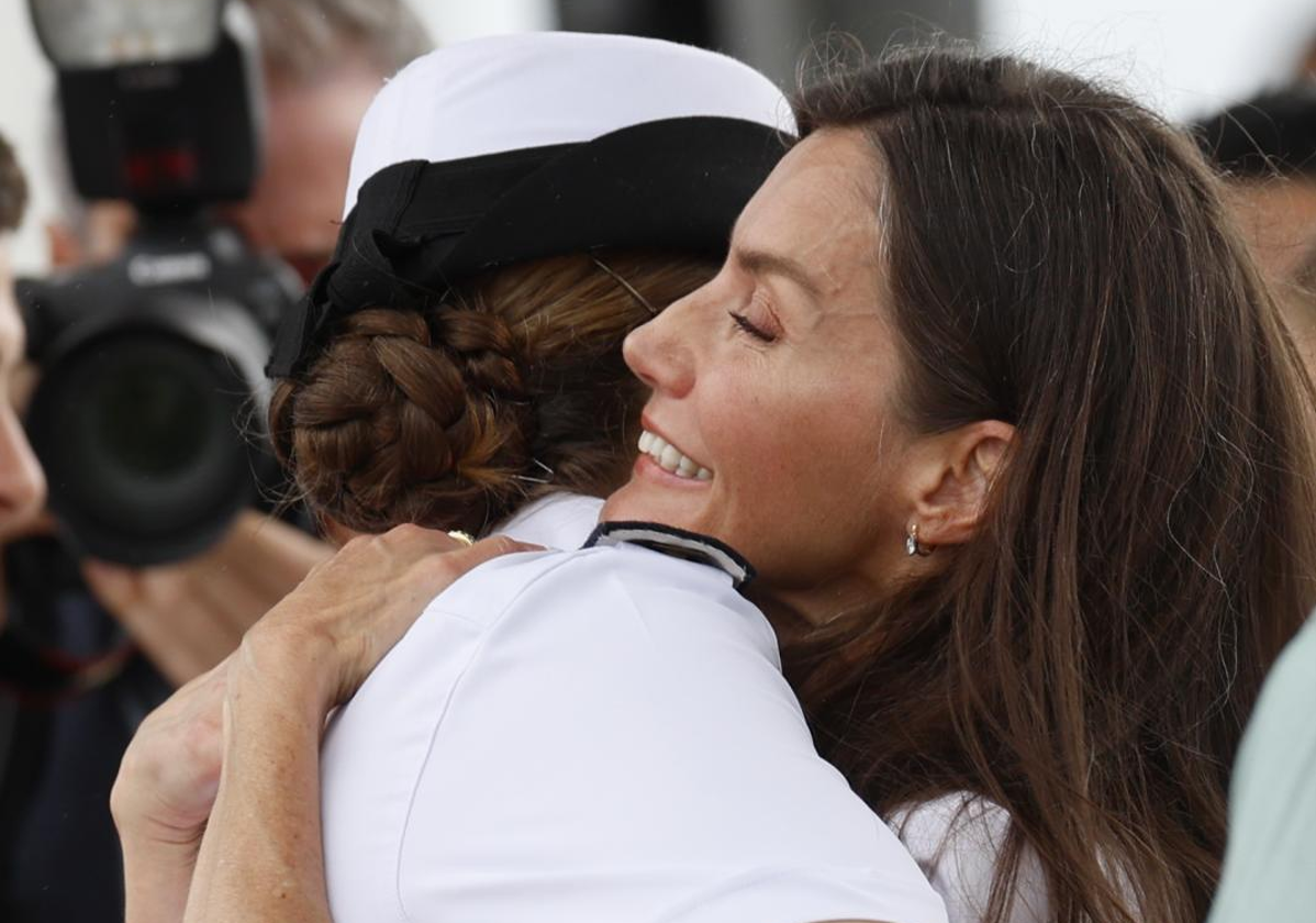 La reina Letizia y la princesa Leonor, protagonistas de la recepción celebrada en el buque escuela Juan Sebastián de Elcano