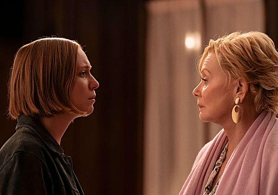 Hannah Einbinder y Jean Smart.