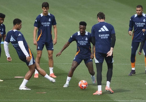 Los jugadores del Real Madrid, preparando el partido del domingo ante el Celta.