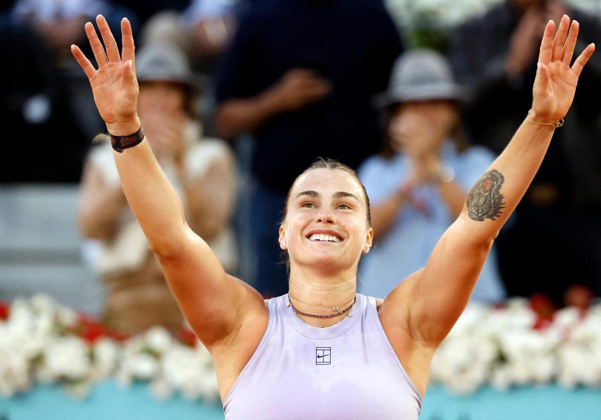 Aryna Sabalenka celebrates her victory over Coco Gauff.
