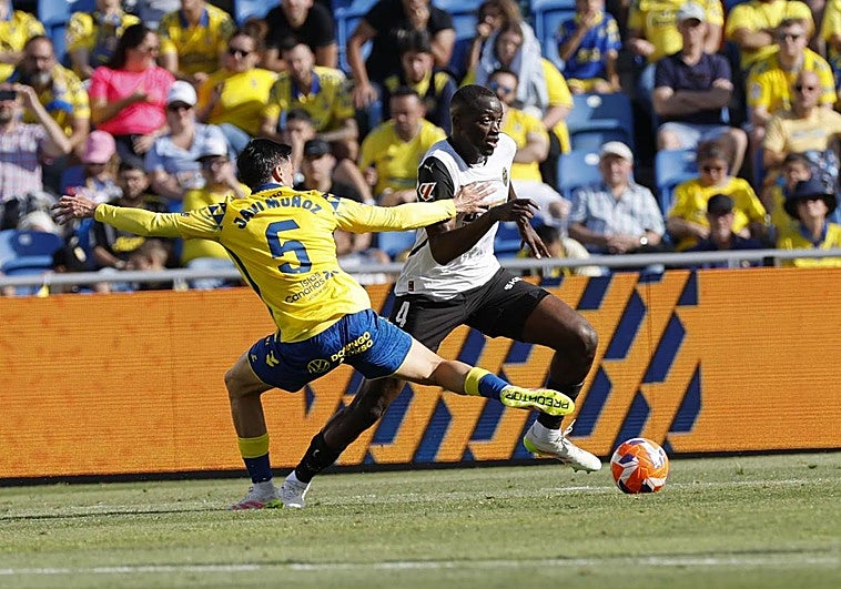 El Valencia pone el ojo en Europa tras complicar la salvación de Las Palmas
