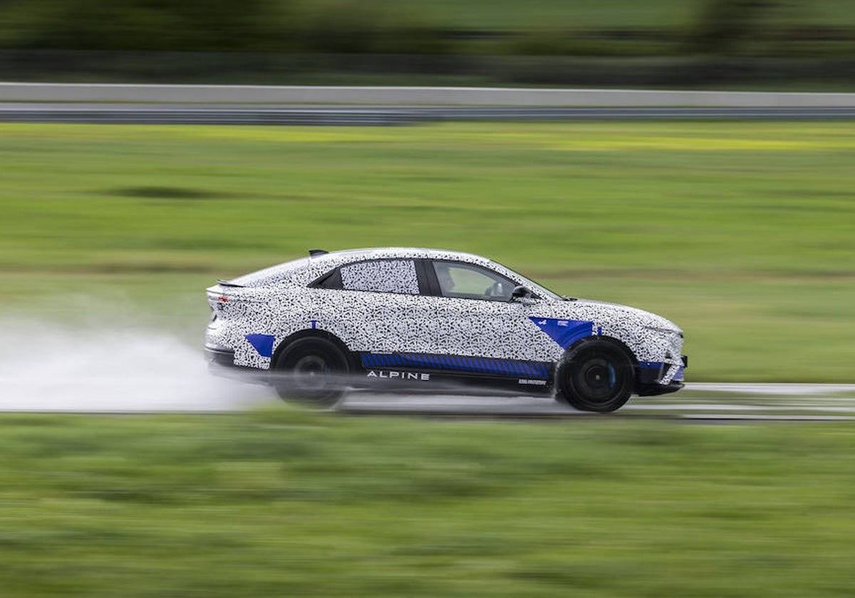 A390: The First Sport Fastback by Alpine