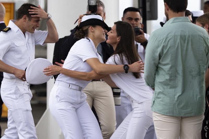 El reencuentro entre la reina Letizia y la princesa Leonor, en imágenes