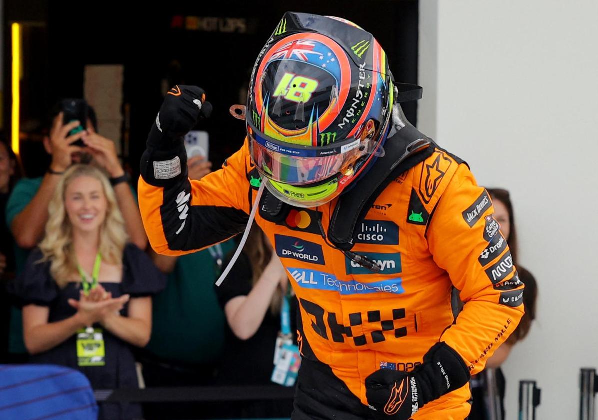 Oscar Piastri celebra su victoria en Miami.