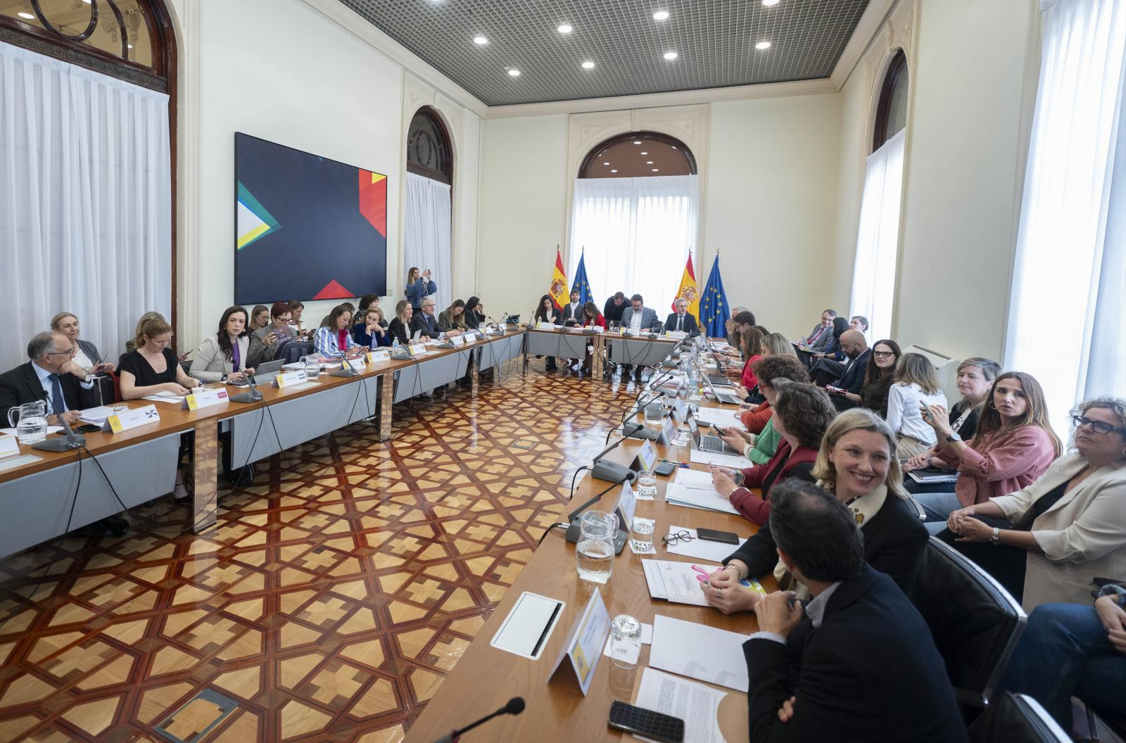 El Gobierno y las comunidades del PP consuman su ruptura por el reparto de menores migrantes