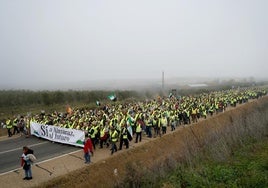 Manifestación contra el cierre de la central nuclear de Almaraz, en Cáceres.