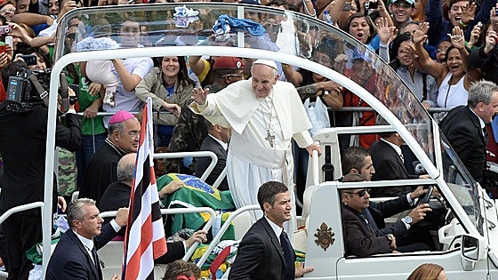 El último deseo del Papa Francisco para los niños de Gaza: donó su papamóvil como hospital infantil