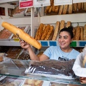 Un autónomo al frente de su panadería.