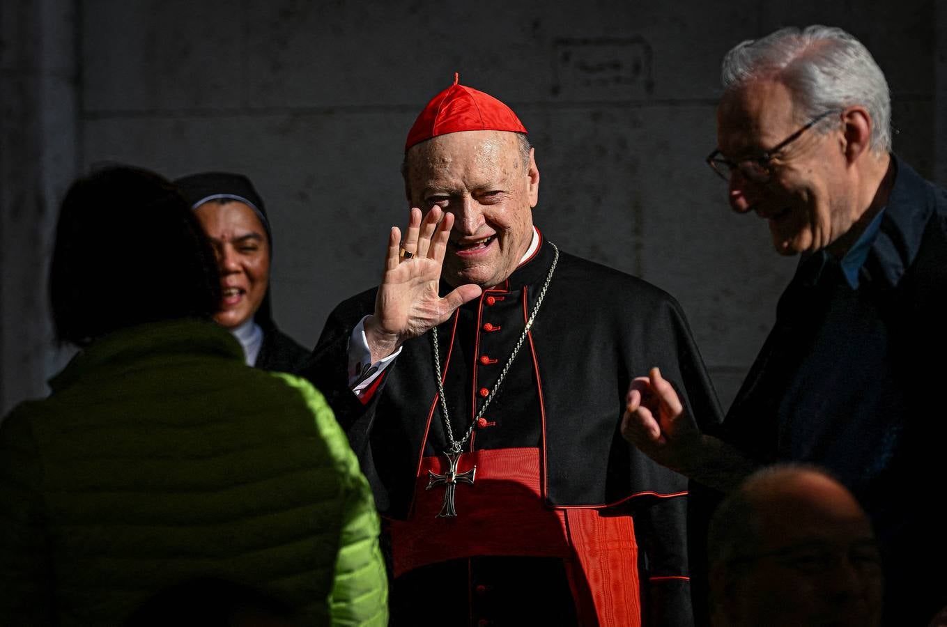 Los cardenales ultiman sus reuniones antes de encerrarse mañana en el cónclave