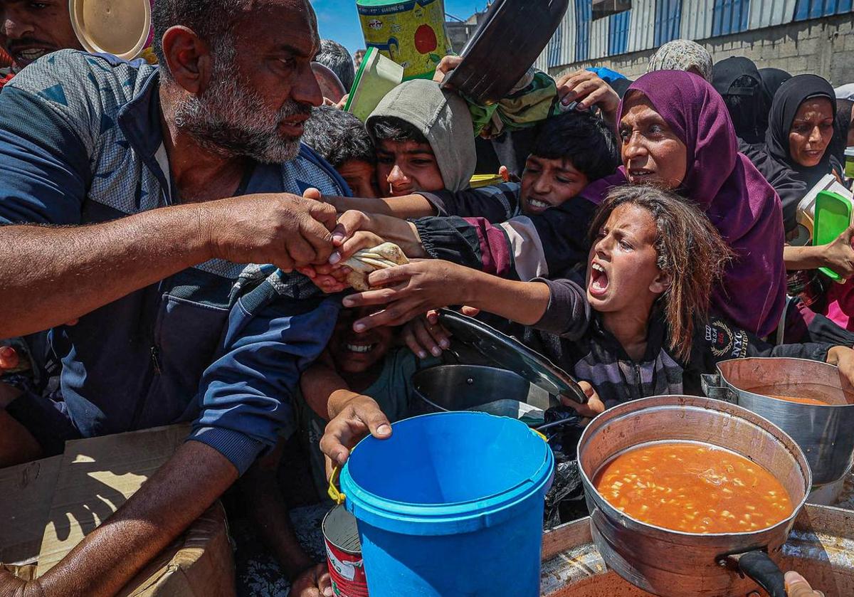 Las dramáticas imágenes de los palestinos a la espera de alimento
