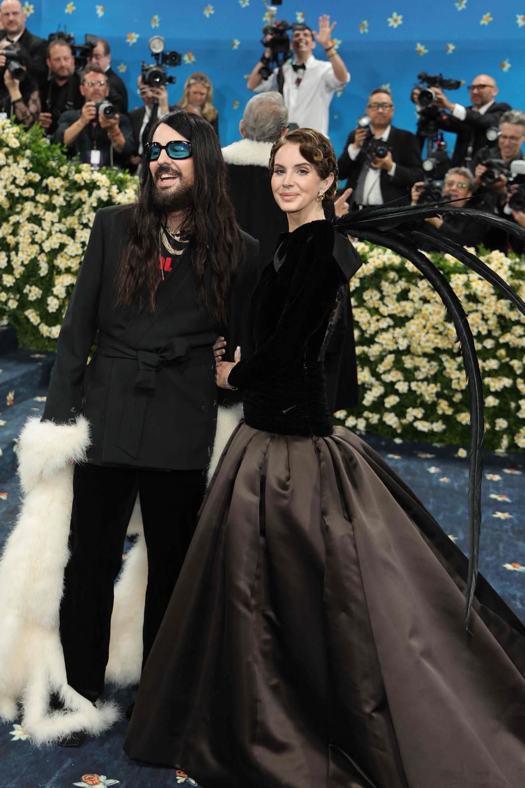 La cantante Lana del Rey, de Maison Valentino, y el diseñador Alessandro Michele. 