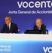 El consejero delegado de Vocento, Manuel Mirat, el presidente, Ignacio Ybarra, y el secretario del consejo, Carlos Pazos.