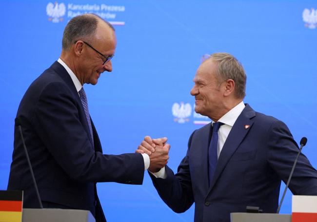 Merz ha viajado de París a Varsovia, donde se ha encontrado con el primer ministro polaco, Donald Tusk.