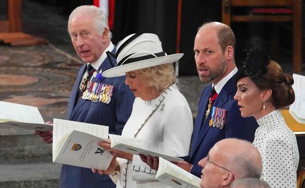 La familia real británica en Westminster.
