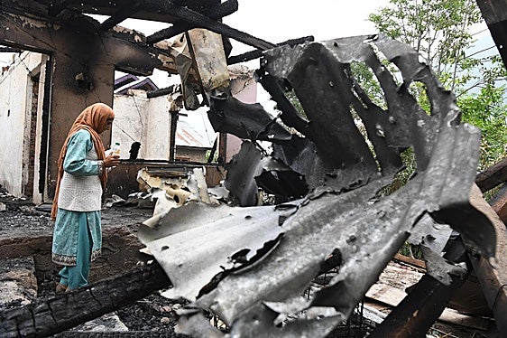 Pakistán responde a los ataques de India lanzando misiles y drones contra Jammu