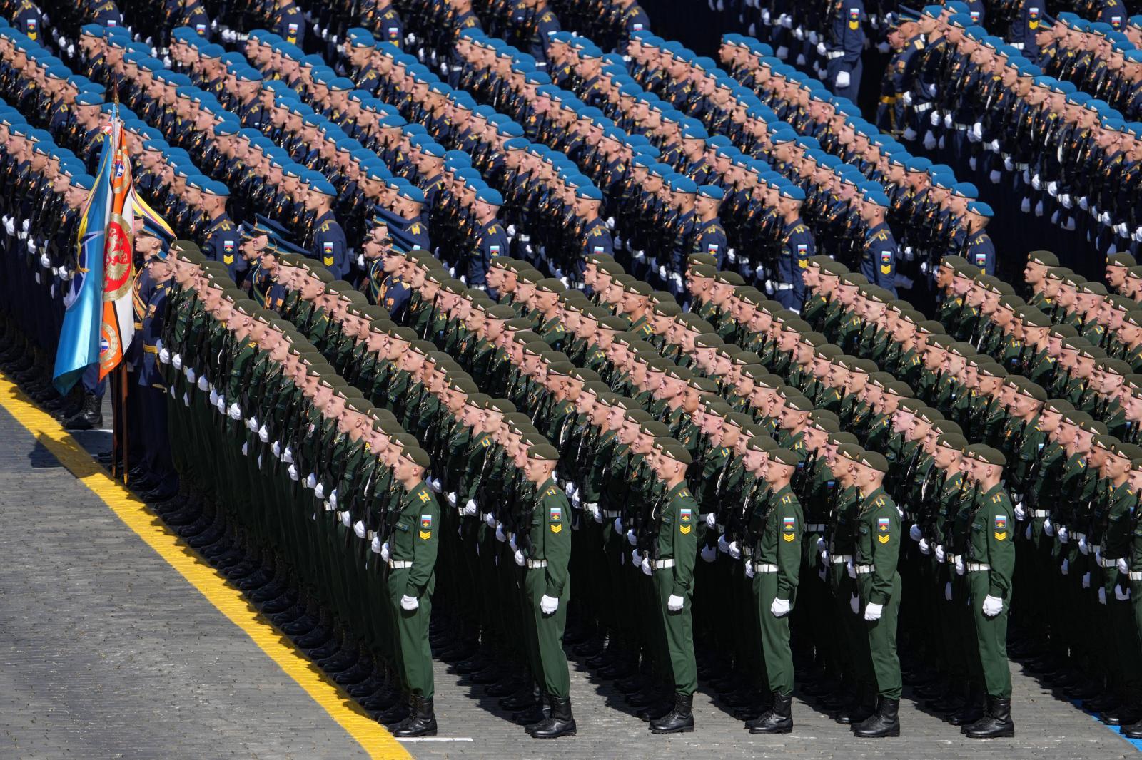 Más de 11.000 militares han tomado parte en el acto.