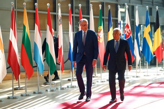 Merz ha sido recibido en Bruselas por el presidente del Consejo Europeo, Antonio Costa.