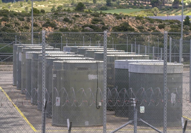 El 'almacén temporal' de 16 contenedores con 'combustibles nucleares'.