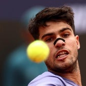 Carlos Alcaraz, durante su partido ante Dusan Lajovic en Roma.
