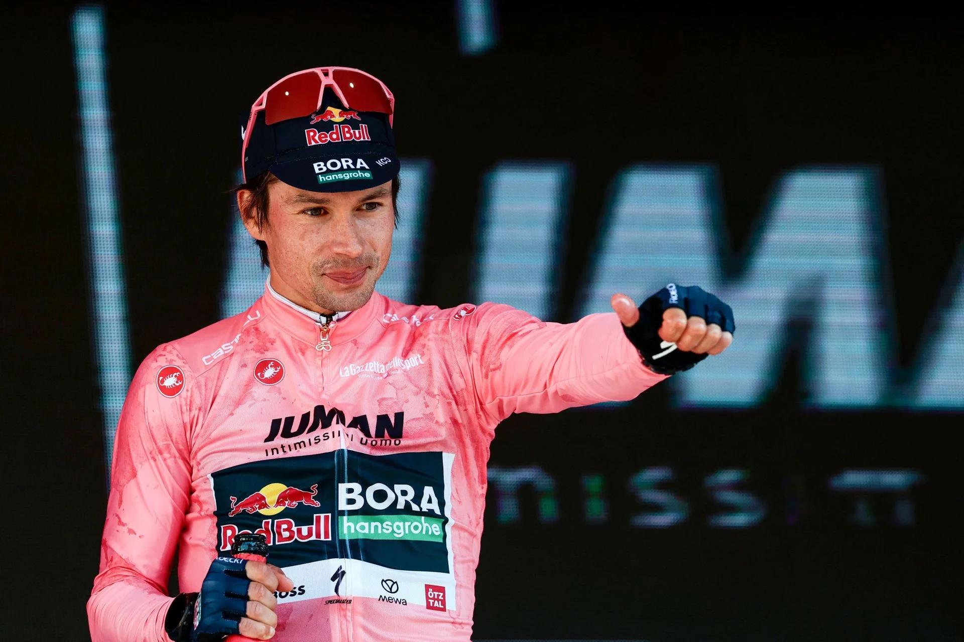 Tarling se adjudica la contrarreloj y Roglic se viste de rosa