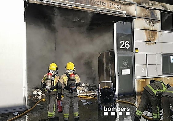 Imagen del humo provocado por el incendio.