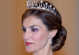 Por qué la reina Letizia solo ha llevado la tiara Princesa una vez: el regalo del rey Felipe que podría lucir pronto Leonor