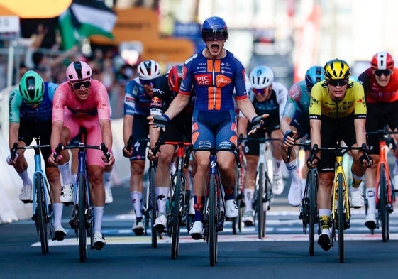 Van Uden se impone al sprint en Lecce