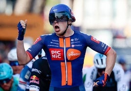 Casper van Uden celebra su victoria en Lecce.
