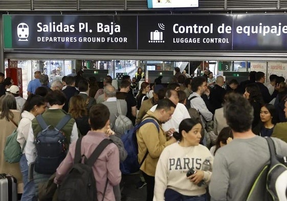 Caos ferroviario en la estación de Atocha.