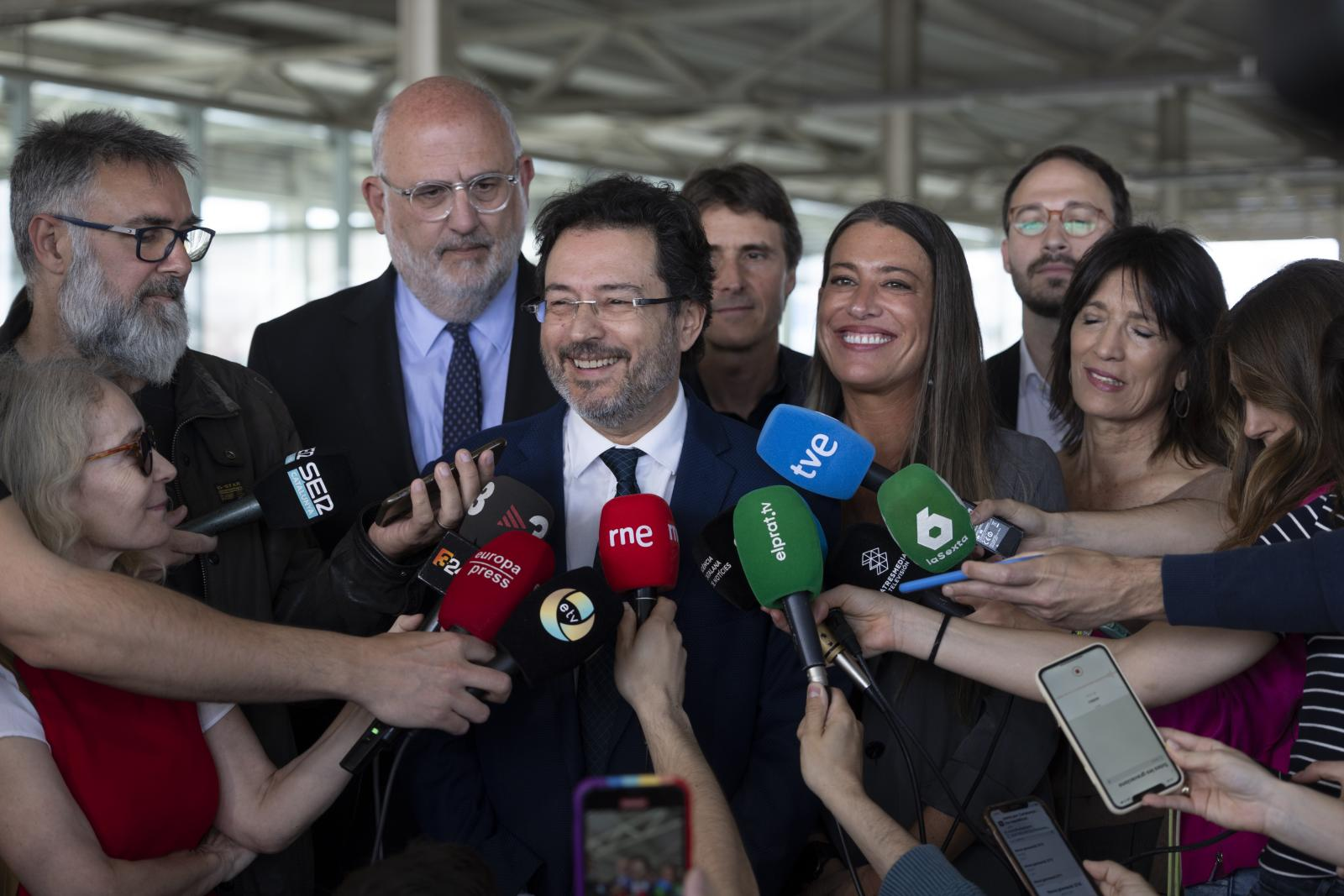 Junts se jacta de que ha arrancado el compromiso del Gobierno de conectar el Prat con el AVE