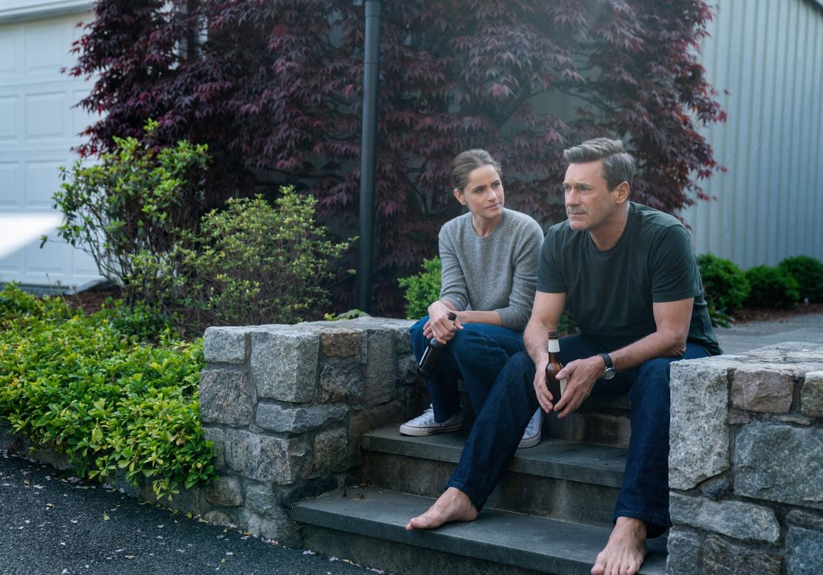 Imagen principal - Jon Hamm es un ladrón de guante blanco en &#039;Vicios ocultos&#039;