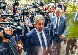 La letrada da por terminado el acto: el rey emérito no se presenta y Revilla no acepta la conciliación