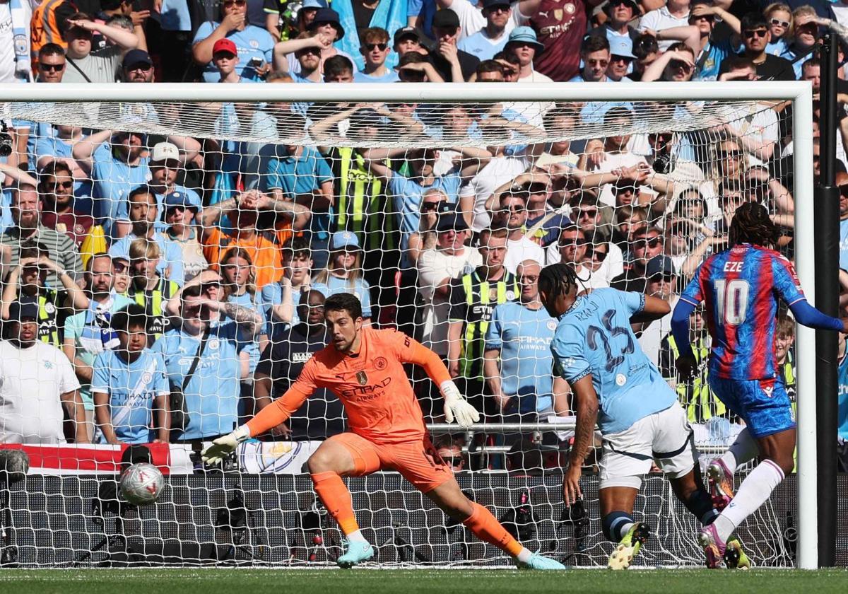 Eberechi Eze scores the winning goal.