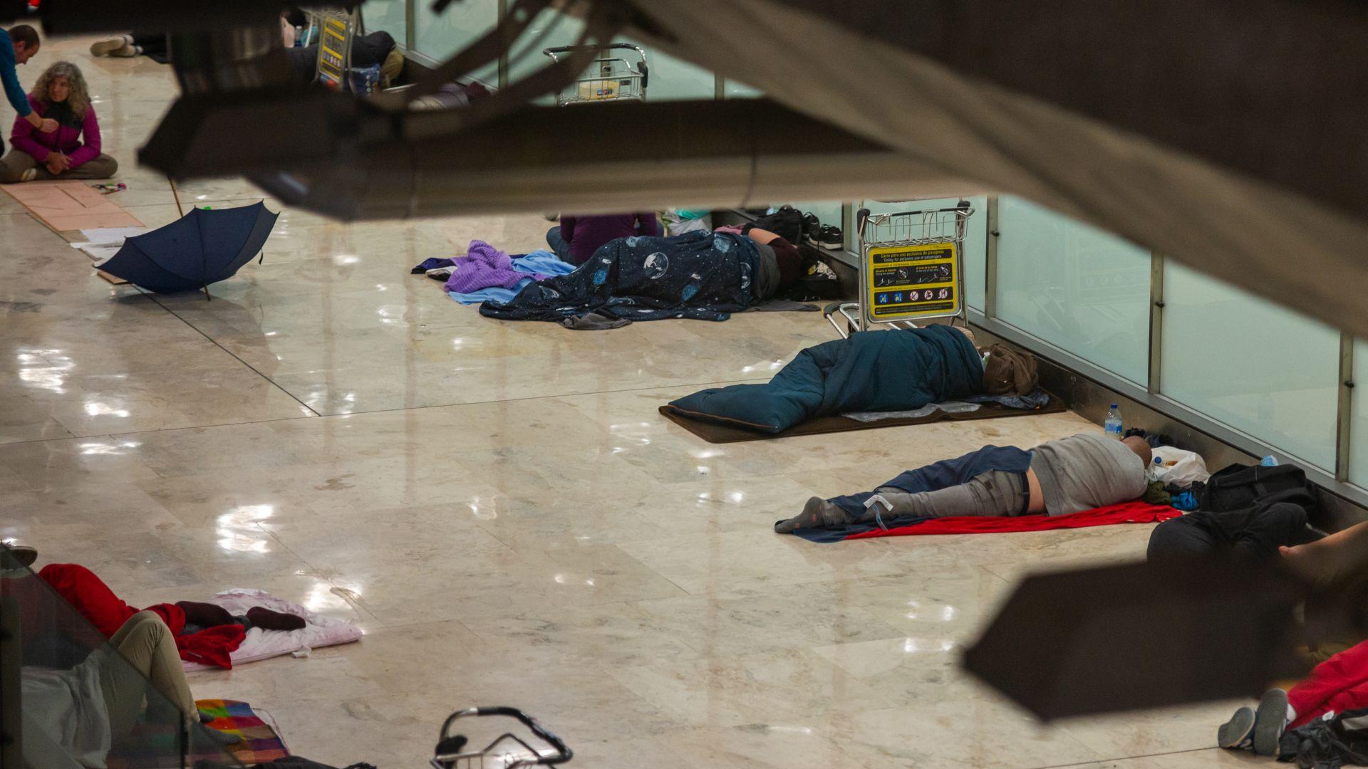 'Hotel Barajas', una olla a presión a punto de estallar