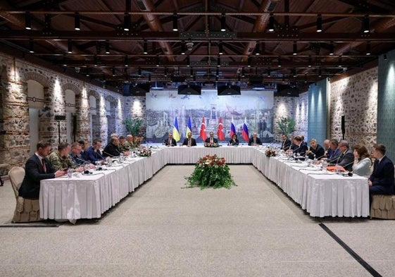 Las delegaciones de Rusia y de Ucrania se encontraron cara a cara el viernes en Estambul.