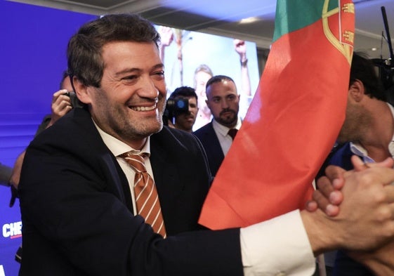 André Ventura, líder de Chega, celebra su ascenso electoral.