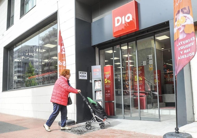 La patronal de Mercadona, Lidl y Dia urge a frenar en el Congreso la reducción de la jornada laboral