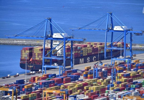 El déficit comercial se dispara un 86,3% en el primer trimestre con las exportaciones en niveles récord