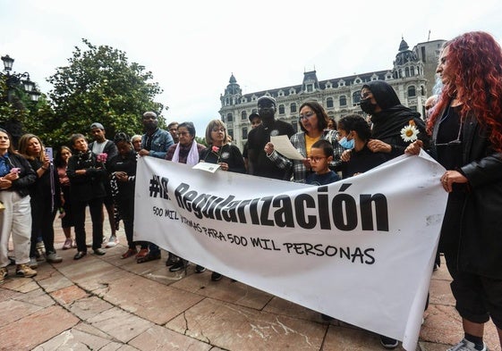 Manifestación para la regularización de inmigrantes en Oviedo en junio de 2022.
