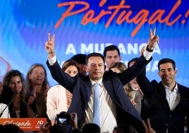 Luis Montenegro celebra su victoria electoral en Portugal.