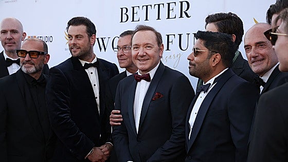 Kevin Spacey denuncia una caza de brujas en un homenaje en Cannes al que no acuden sus compañeros