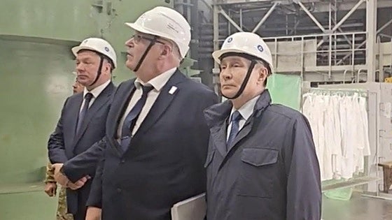 Putin alardea de la reconquista de Kursk en su primera visita a la región rusa tras el repliegue ucraniano