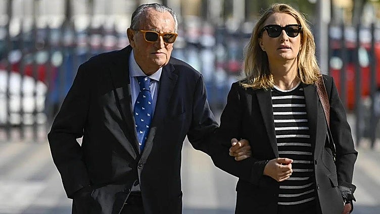 Carlos Fabra y el expiloto Álex Debón, absueltos de cohecho en los contratos de patrocinio del Aeropuerto de Castellón